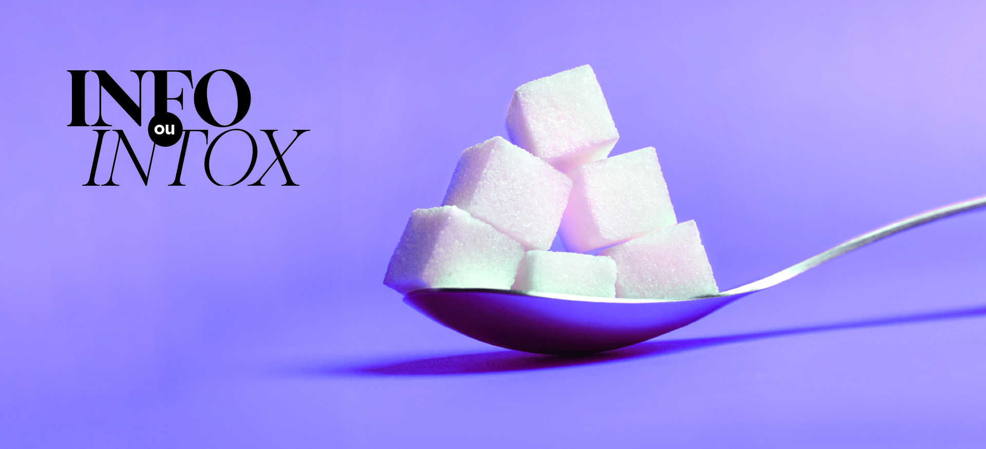 cuillère avec morceaux de sucre