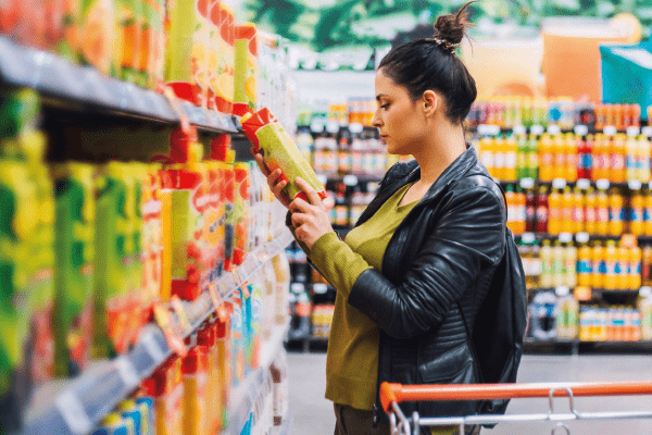 femme au supermarché, dossier Vivre 410